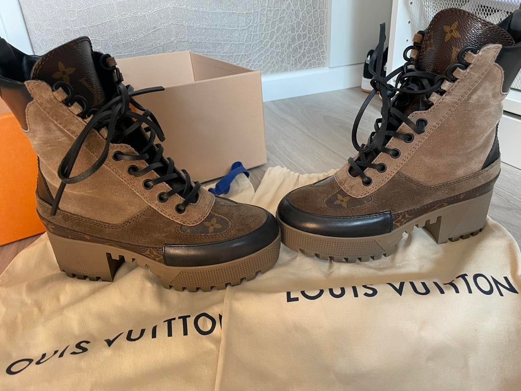 Louis Vuitton laureate desert boots maat 35, Ophalen, Zo goed als nieuw, Schoenen