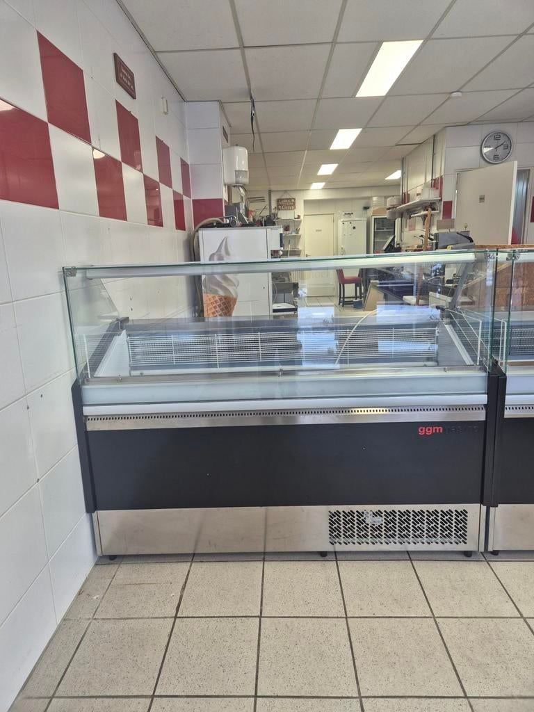 Professionele schepijsvitrine GGM - Perfect voor uw ijssalon, Ophalen, Gebruikt, Koelen en Vriezen