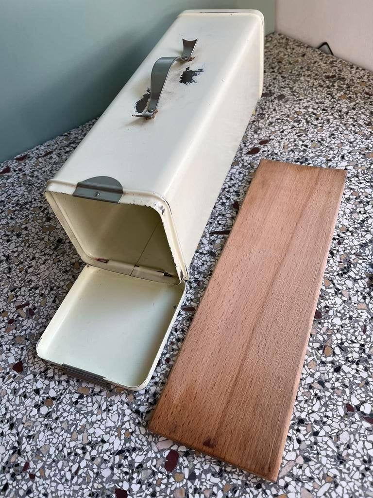 Leuk vintage beige ontbijtkoekblik trommel + snijplank, Ophalen of Verzenden, Zo goed als nieuw, Overige