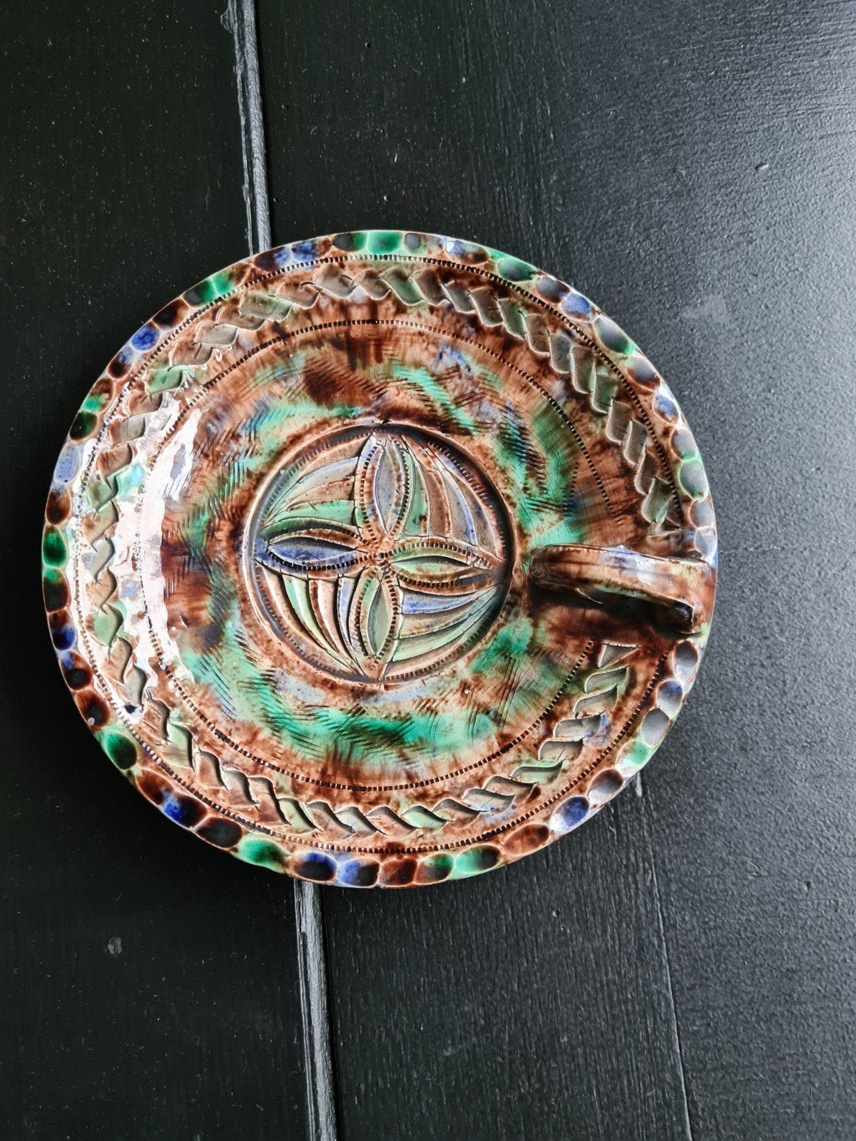 Unieke Friese Kerfsnede schoteltje met handvat - Handgemaakt, Antiek en Kunst, Ophalen