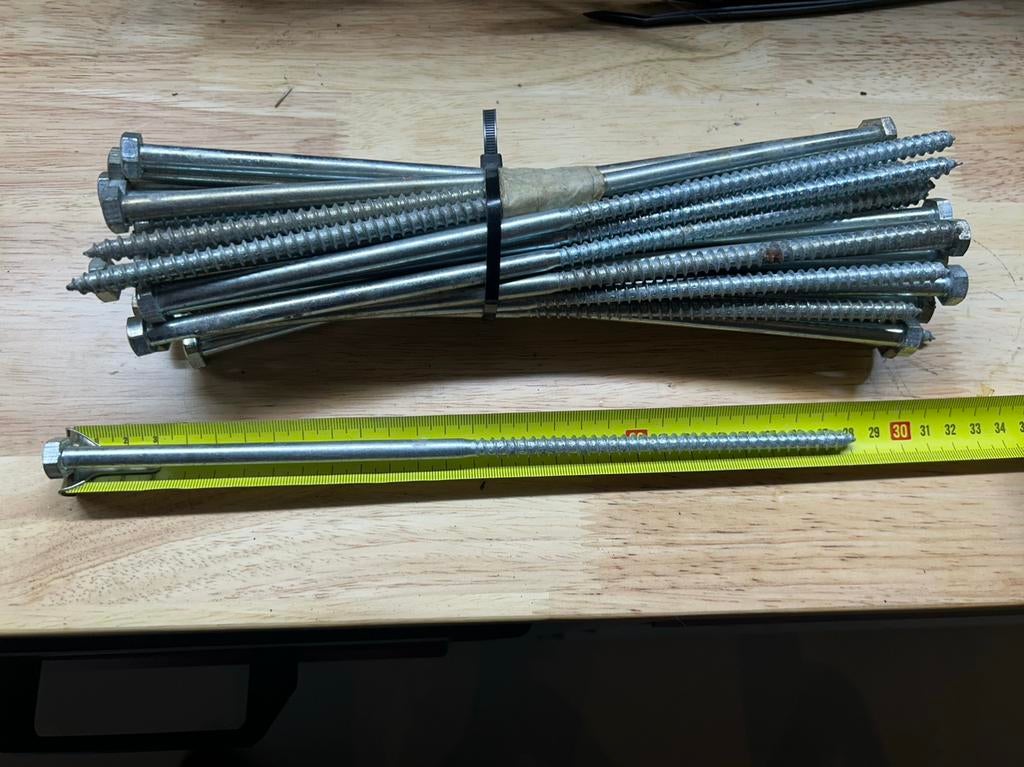 35 Montage schroeven lengte 28 cm, Doe-het-zelf en Verbouw, IJzerwaren en Bevestigingsmiddelen, Ophalen of Verzenden, Zo goed als nieuw