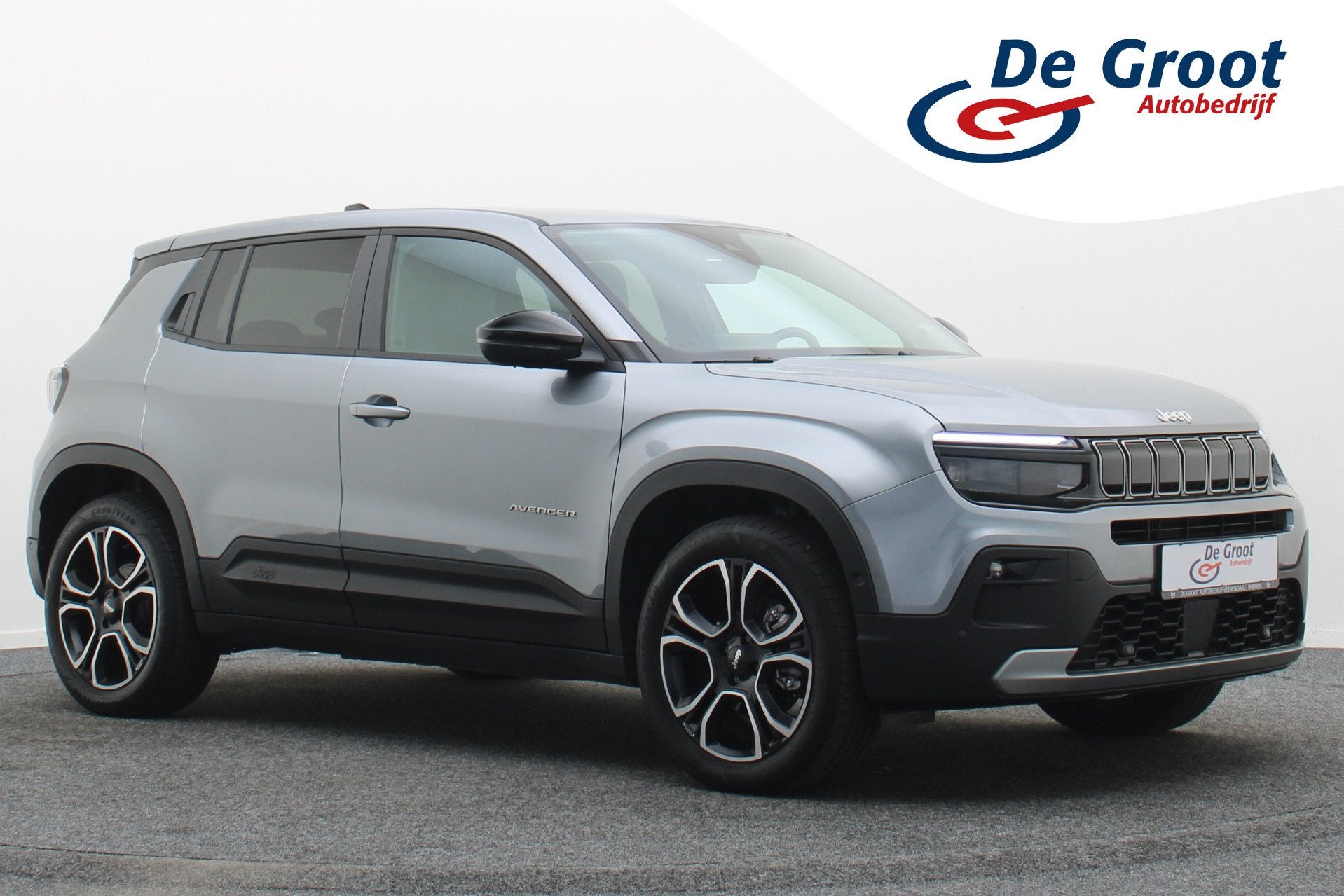 Jeep Avenger Summit 54 kWh Camera, Apple CarPlay, LED, ACC,, Auto's, 394 km, Gebruikt, Zwart, 156 pk
