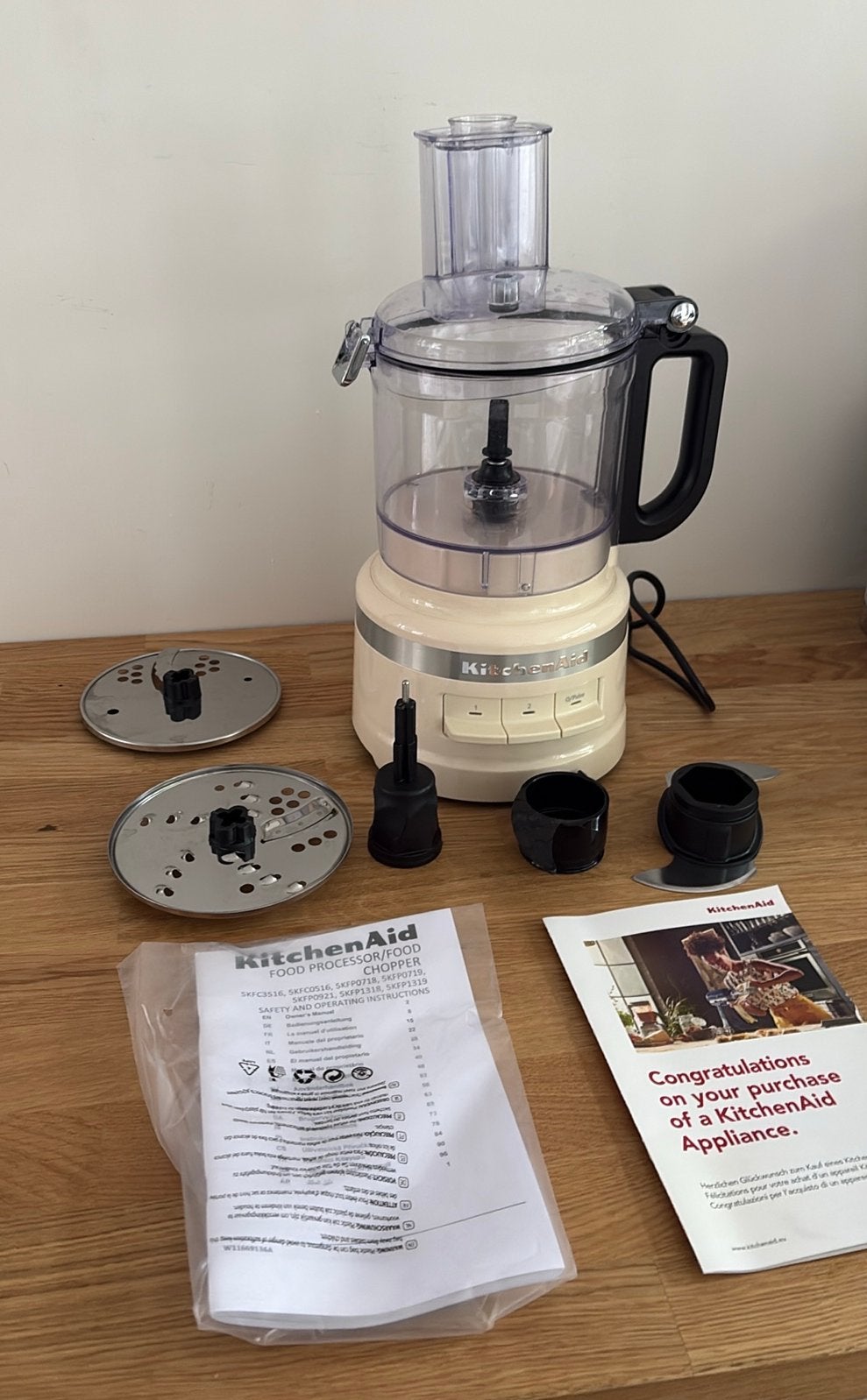 KitchenAid Foodprocessor 1.7L Amandelwit, Witgoed en Apparatuur, Keukenmixers, Zo goed als nieuw, 1 tot 2 liter, 2 snelheden, Ophalen