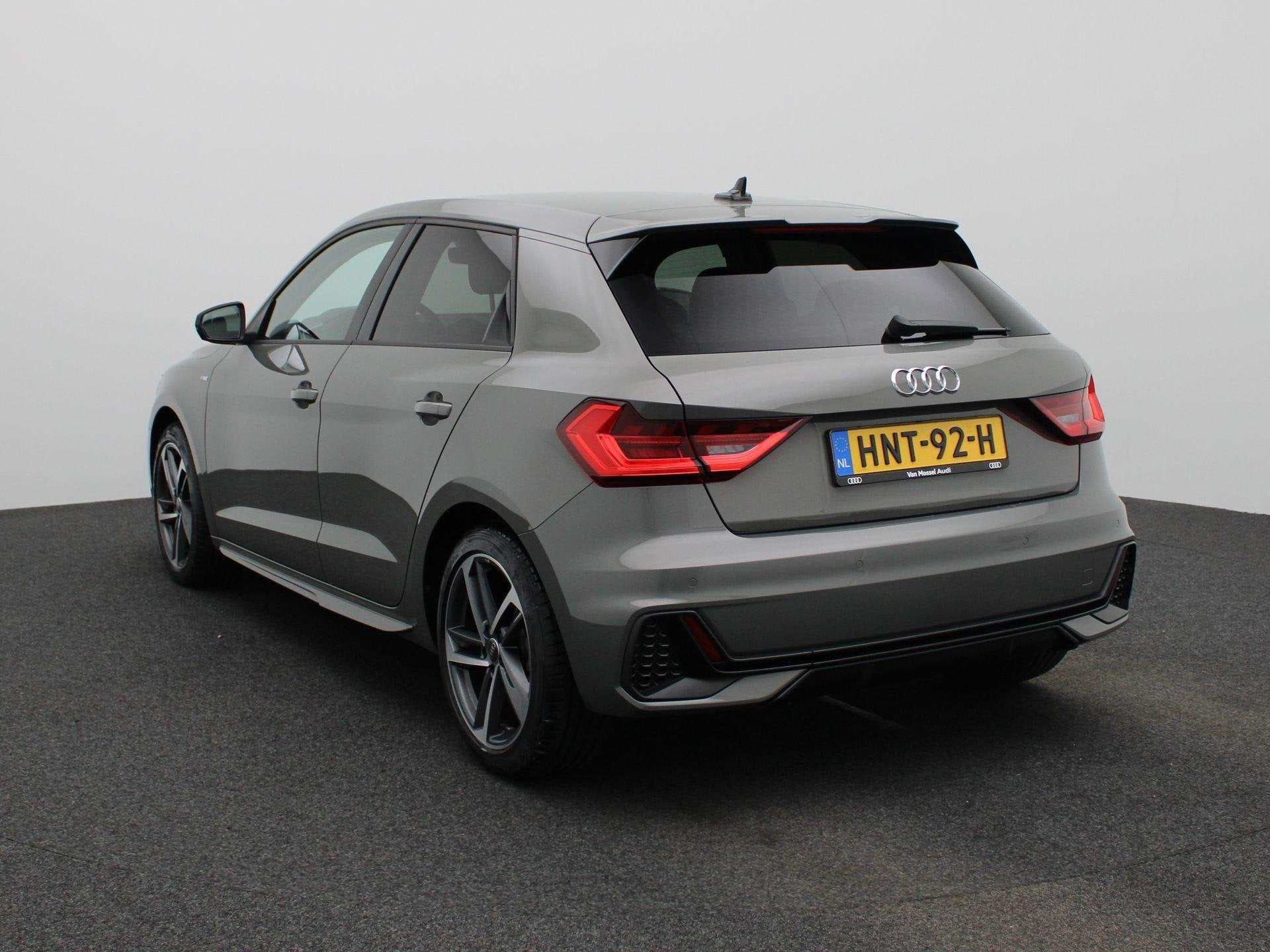 Audi A1 Sportback 30 TFSI S Edition 110 PK | S-Line | Automa, Auto's, Audi, 12 maanden, Leder en Stof, Bedrijf, 3 cilinders