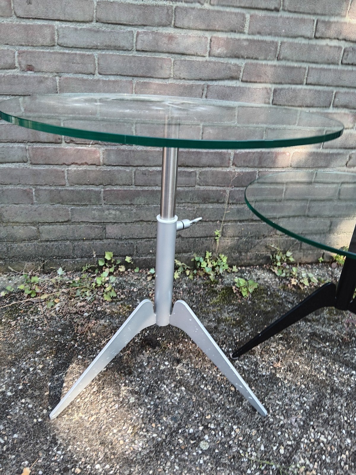 Metaform Dingo bijzettafels (2). Nieuw 795 euro per stuk., Ophalen, Gebruikt, Design, Rond