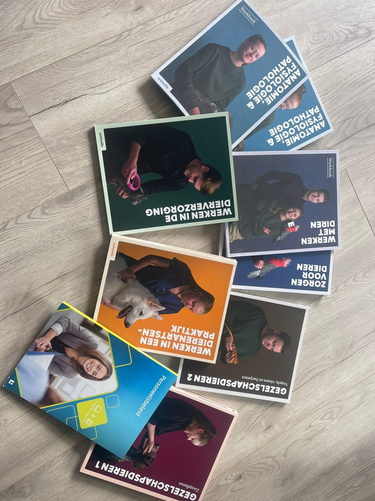 Animalis paraveterinair schoolboeken, Boeken, Ophalen, Zo goed als nieuw, Overige niveaus