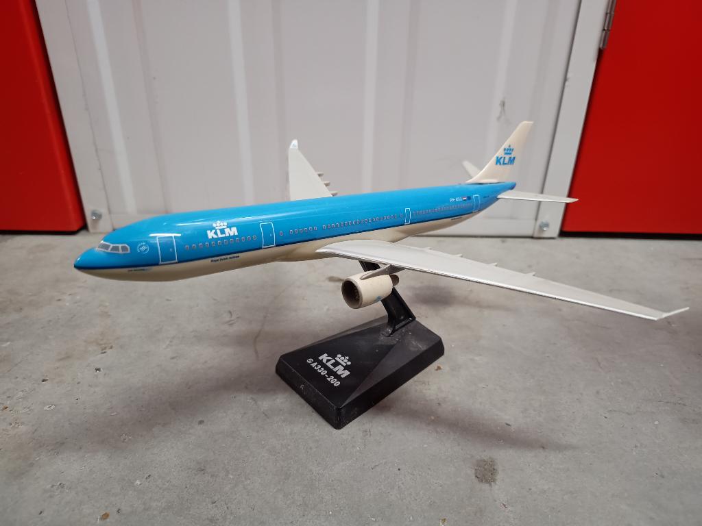 KLM schaalmodel Airbus A330, Ophalen of Verzenden, Zo goed als nieuw, Schaalmodel