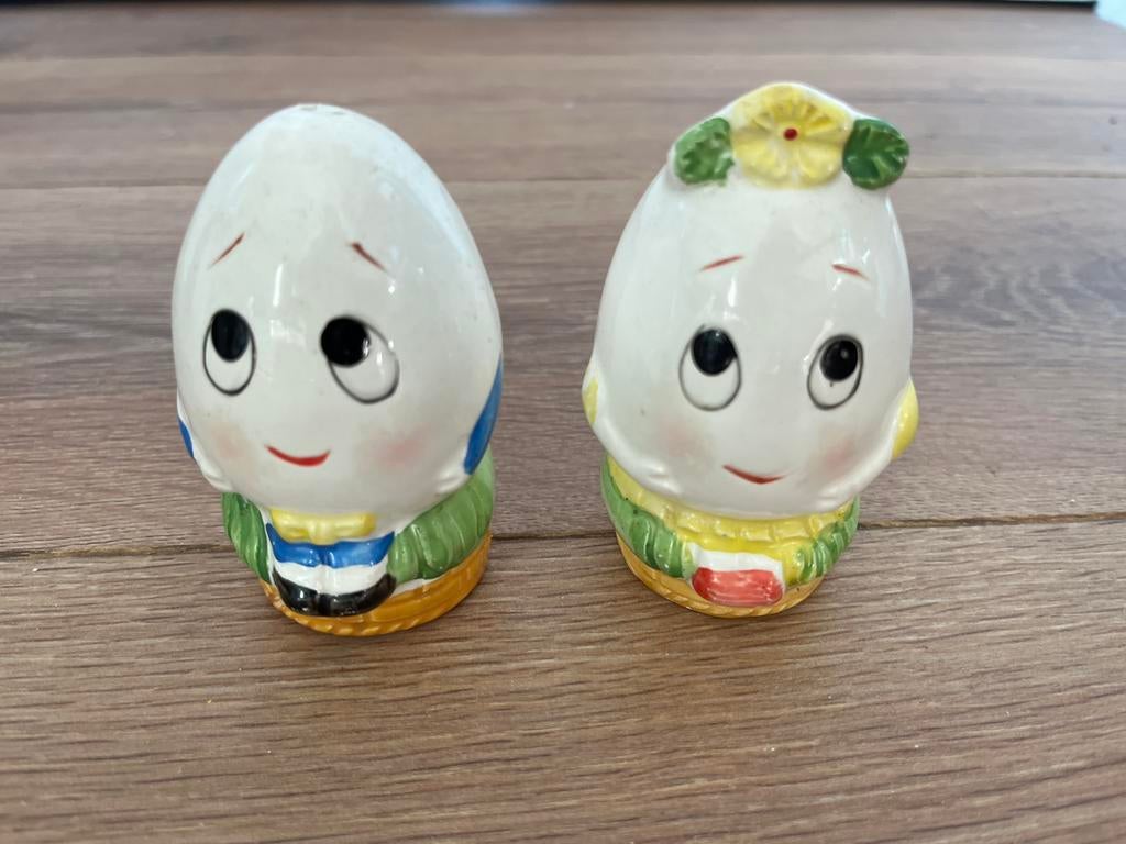 Peper en zout stel porselein ei, Ophalen, Gebruikt