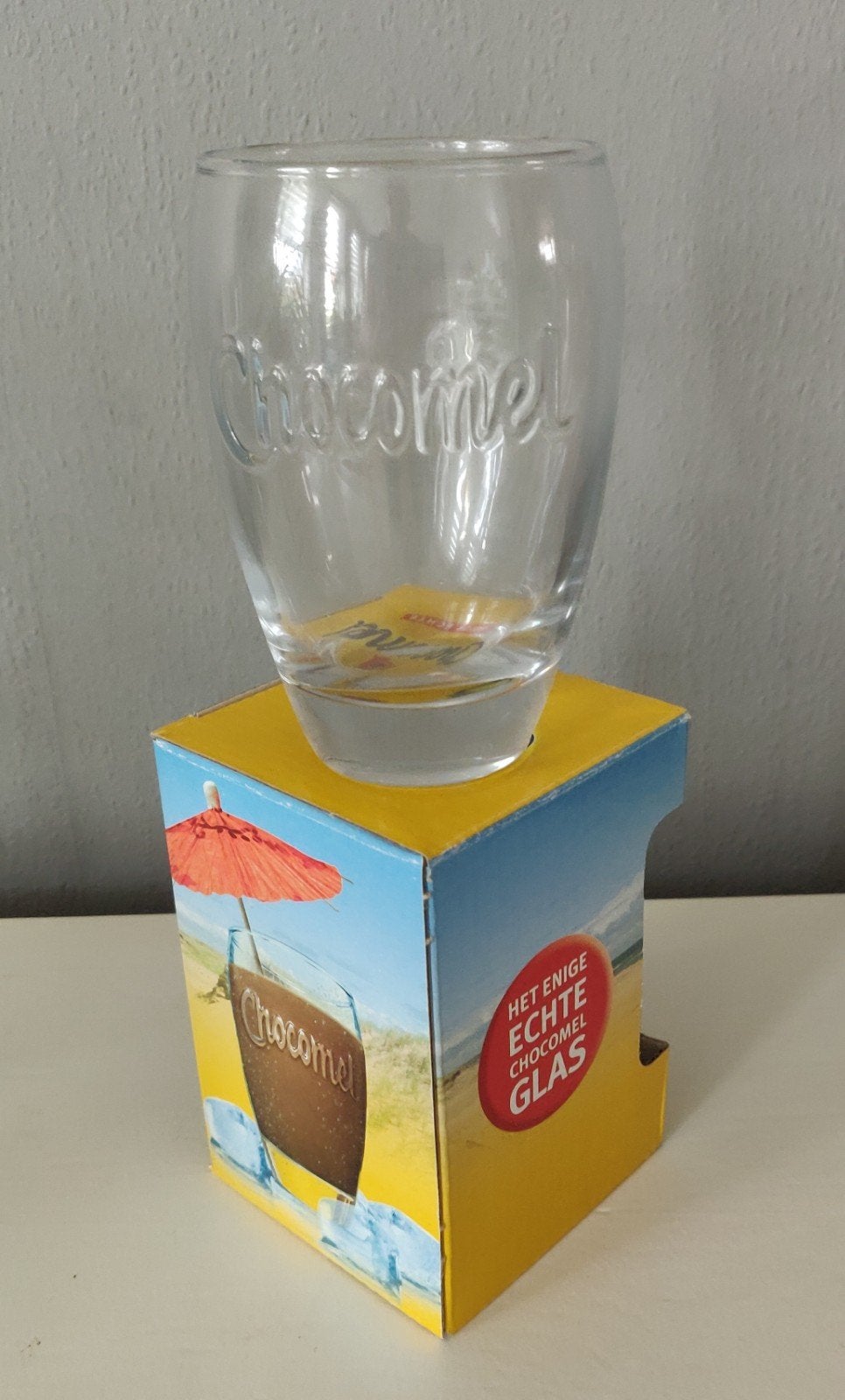 Nieuw; het enige echte Chocomel glas in originele verpakking, Huis en Inrichting, Glas of Glazen, Overige merken, Nieuw, Ophalen of Verzenden