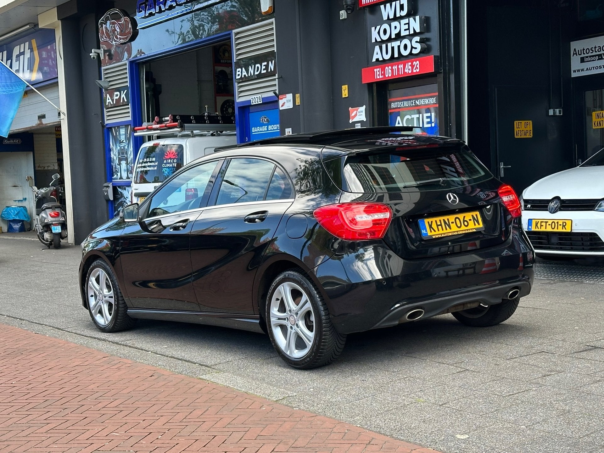 Mercedes-Benz A-klasse 200 Prestige Automaat Leer Navi Pano, Auto's, Gebruikt, Zwart, Bedrijf, 19 km/l