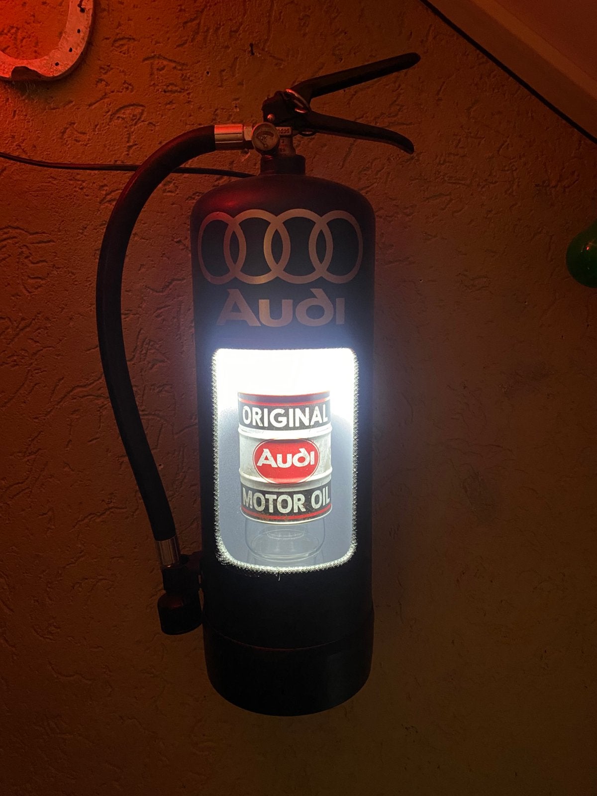 Brandblusser audi met verlichting mancave, Ophalen of Verzenden, Zo goed als nieuw, Lichtbak of (neon) lamp