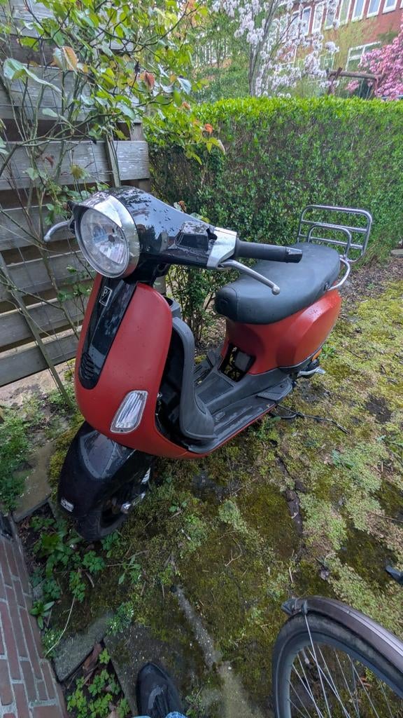 Vespa LX voor onderdelen - Rood/Zwart, Ophalen, Gebruikt, Maximaal 45 km/u, Benzine