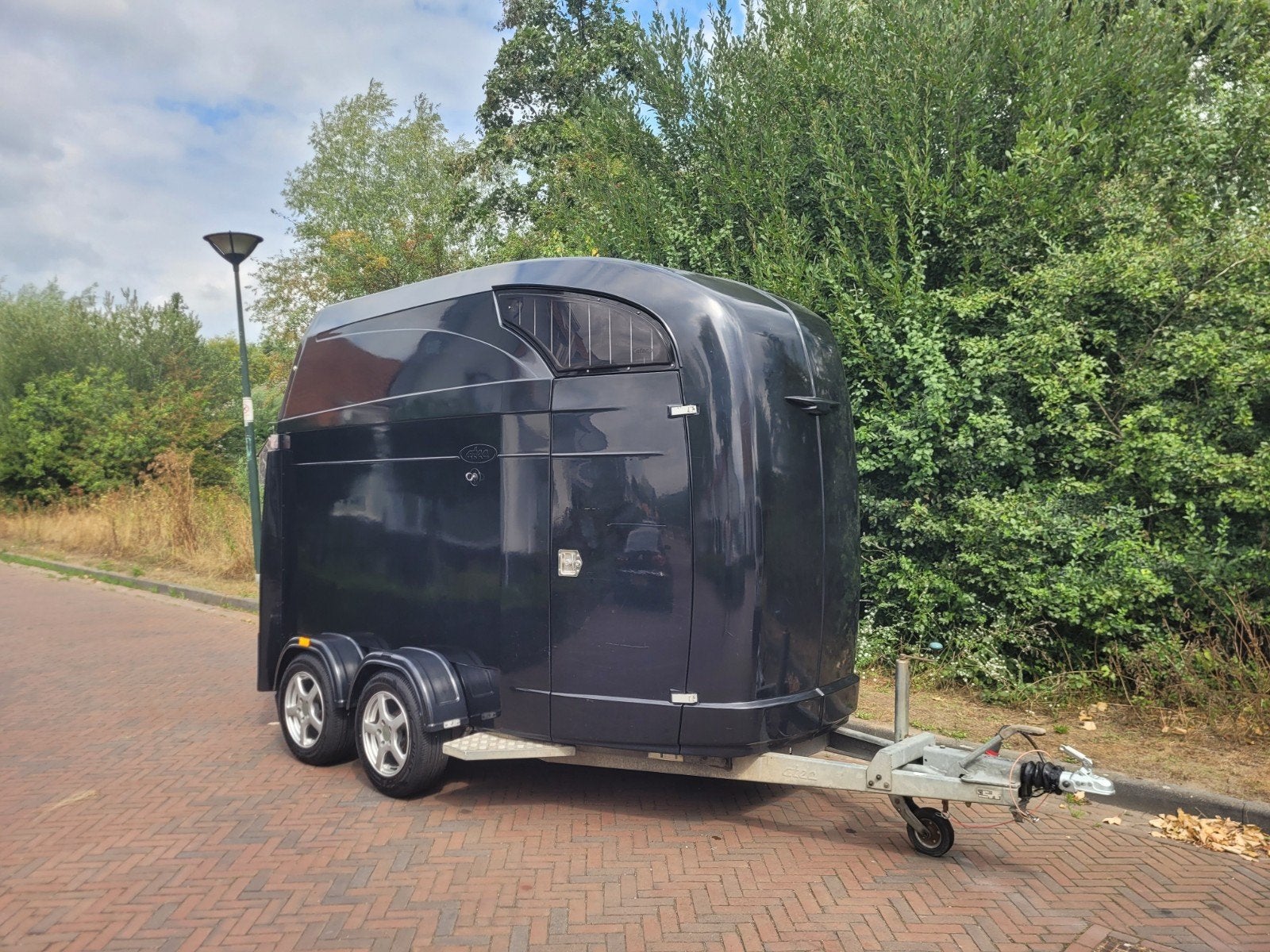 Luxe Atec Regency 2 paards polyester zadelkamer gietvloer, Dieren en Toebehoren, Paarden en Pony's | Trailers en Aanhangwagens