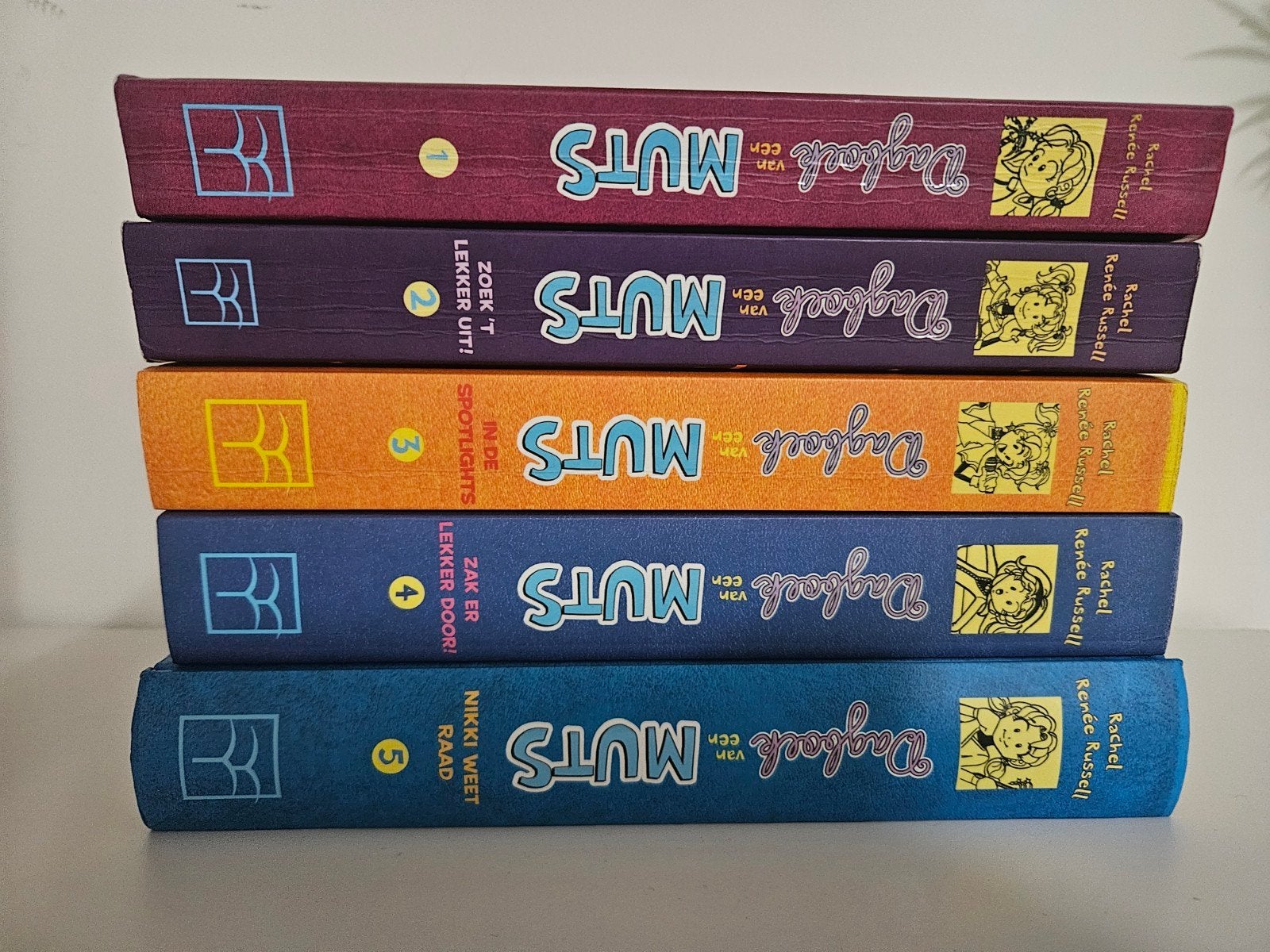 Dagboek van een Muts - Complete set (deel 1-5), Ophalen of Verzenden, Zo goed als nieuw, Rachel Renée Russell, Fictie