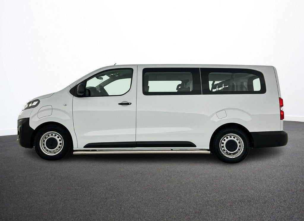 Opel Vivaro-e Combi L3H1 75 kWh Opel Vivaro-e Combi 75-kWh L, Auto's, Overige carrosserieën, 110 €/maand, 329 km, Wit