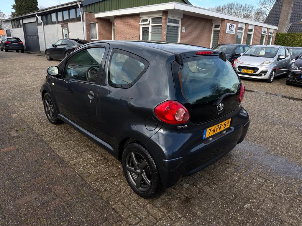 Toyota Aygo 1.0 | Airco | E-Ramen | Sportvelgen |, Auto's, Toyota, Voorwielaandrijving, Gebruikt, 4 stoelen, Elektrische ramen