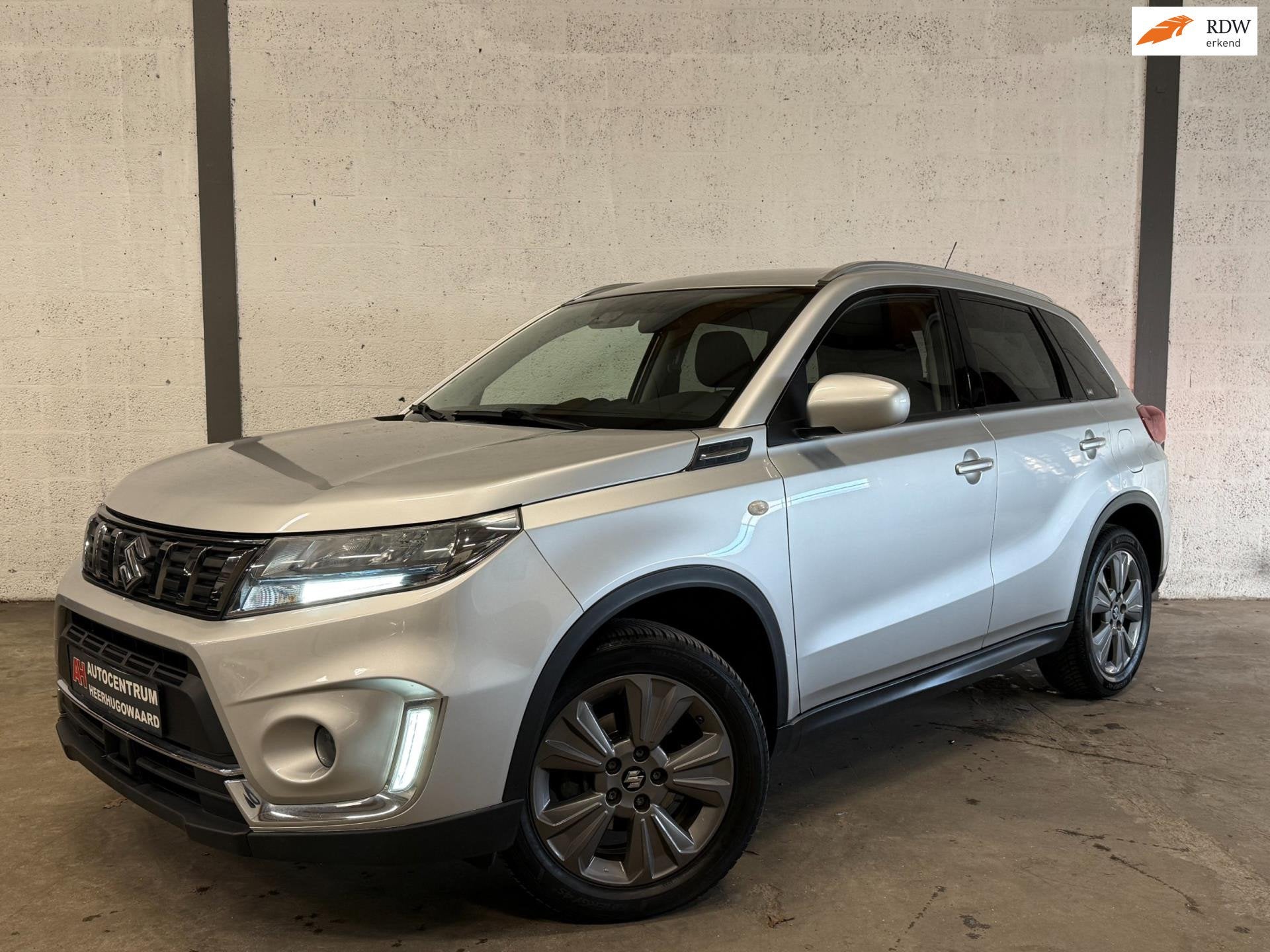Suzuki Vitara 1.4 Boosterjet Smart Hybrid Navi|LED|Blindspot, Gebruikt, Zwart, 4 cilinders, 129 pk
