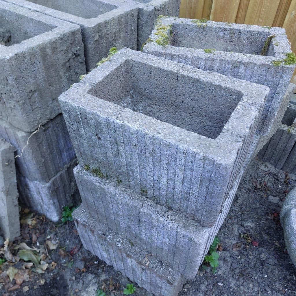 Stevige stenen plantenbakken voor tuin of terras, Tuin en Terras, Bloembakken en Plantenbakken, Ophalen, Gebruikt, Minder dan 60 cm