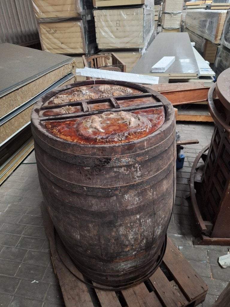 Antieke wijnvat / vaten / vat / kunst, Ophalen