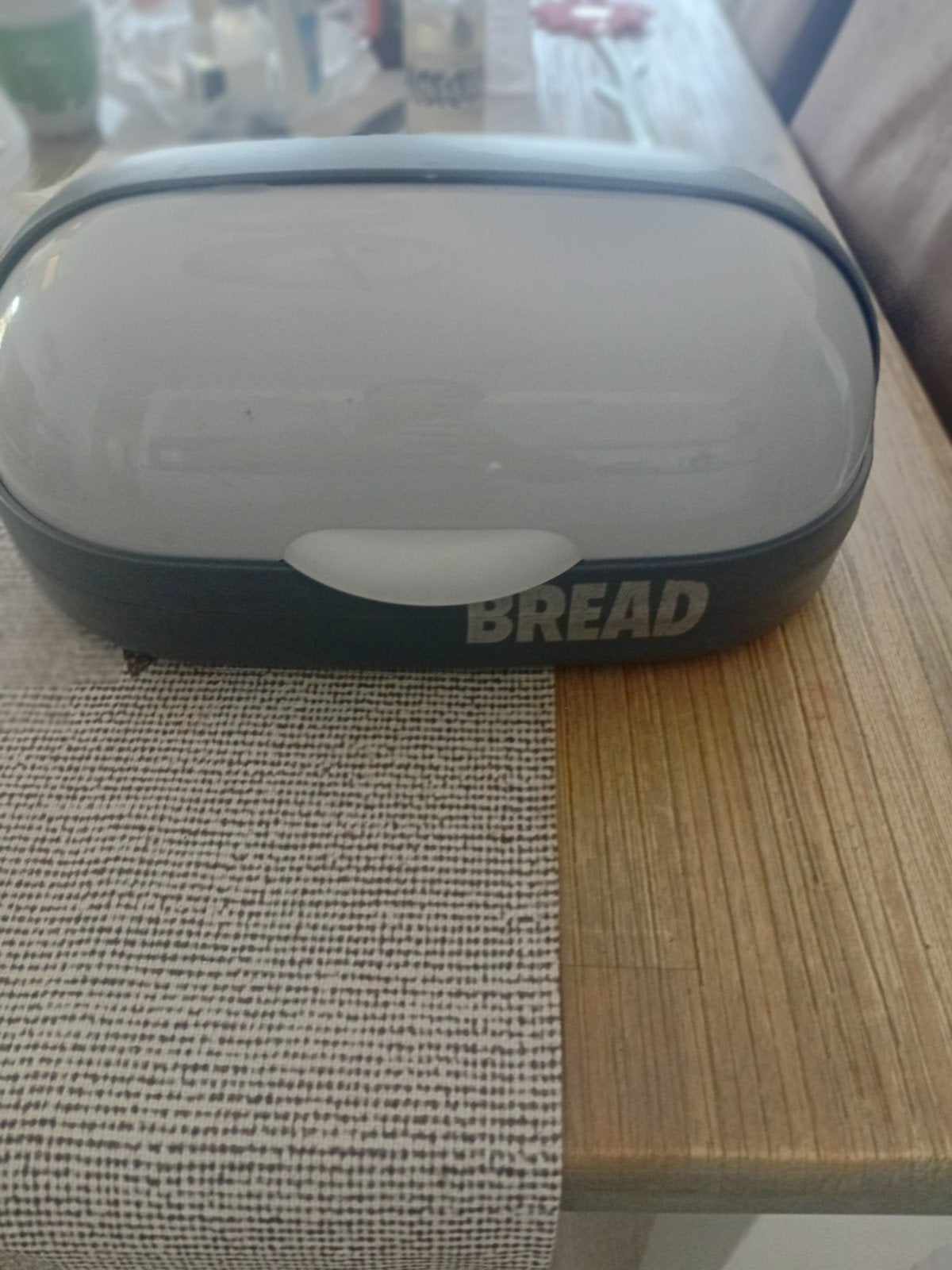 Broodtrommel met 'BREAD' opdruk - Grijs/Zwart, Gebruikt, Kunststof, Ophalen of Verzenden, Broodtrommel