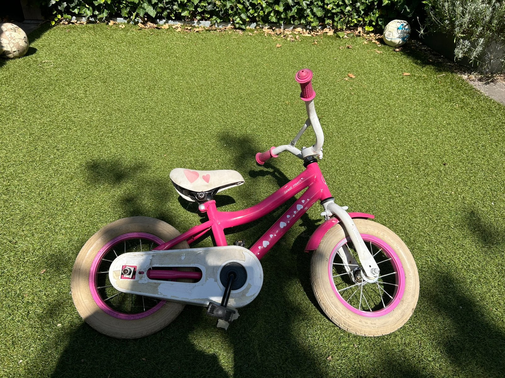 Roze fiets gratis af te halen, Ophalen, Gebruikt, Terugtraprem, Minder dan 16 inch