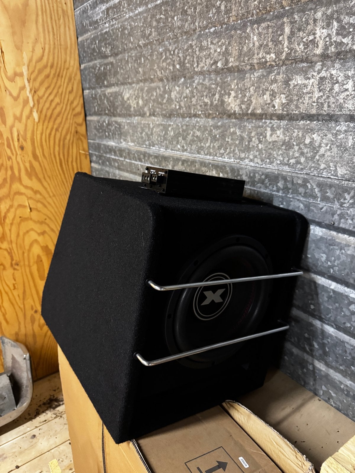 X-Redline Subwoofer met DD Audio SA500.1 Versterker, Gebruikt, Inclusief kabels, Subwoofer, Ophalen