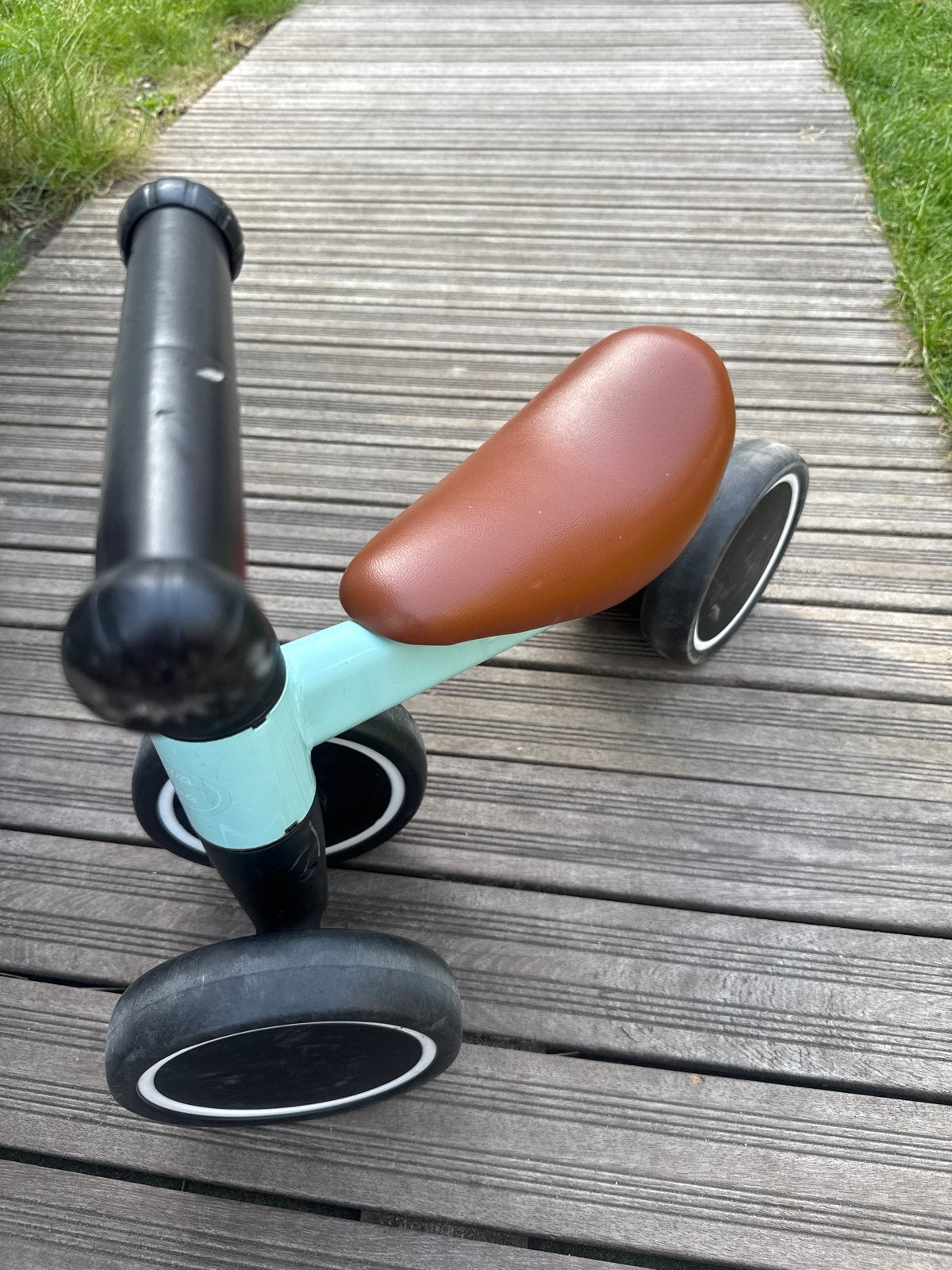 Loopfietsje voor peuters - Lichtblauw met bruin zadel, Ophalen, Gebruikt, Minder dan 16 inch