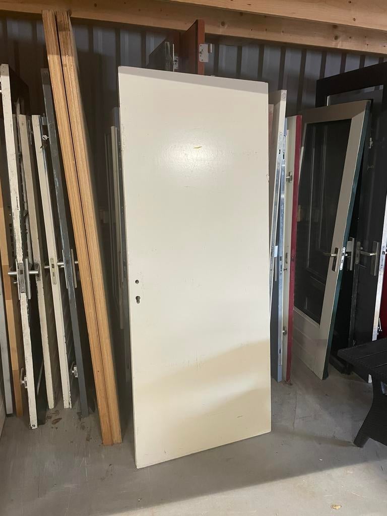 Massieve buitendeur 87*215, Ophalen, 1 tot 2 meter, Minder dan 3 meter, Zo goed als nieuw