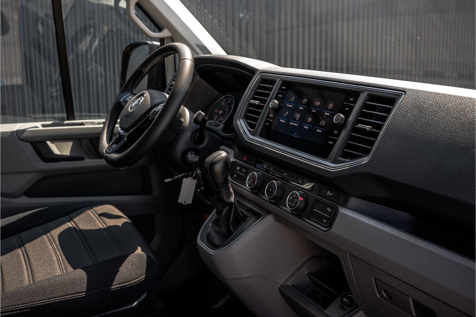 Volkswagen Crafter 2.0 TDI L4H3 | 177 PK | Automaat | LED |, Stof, Gebruikt, 4 cilinders, Volkswagen