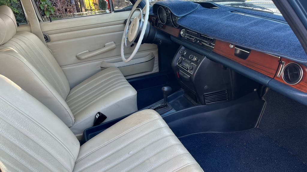 Mercedes Benz W114 250 S., foto 8