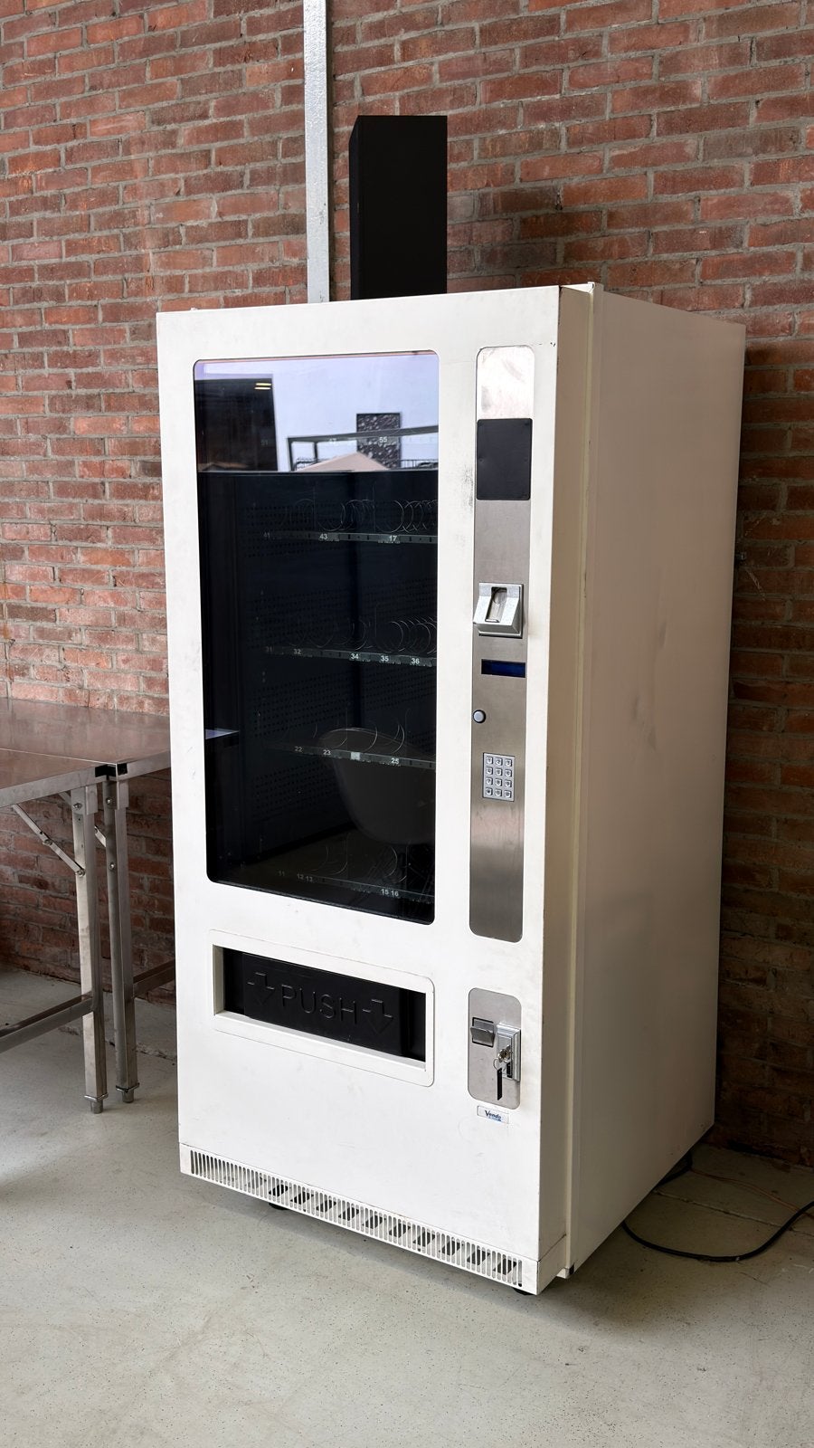 Snackautomaat met koeling vending machine MEI C7000 kantoor, Witgoed en Apparatuur, Koelkasten en IJskasten, Ophalen