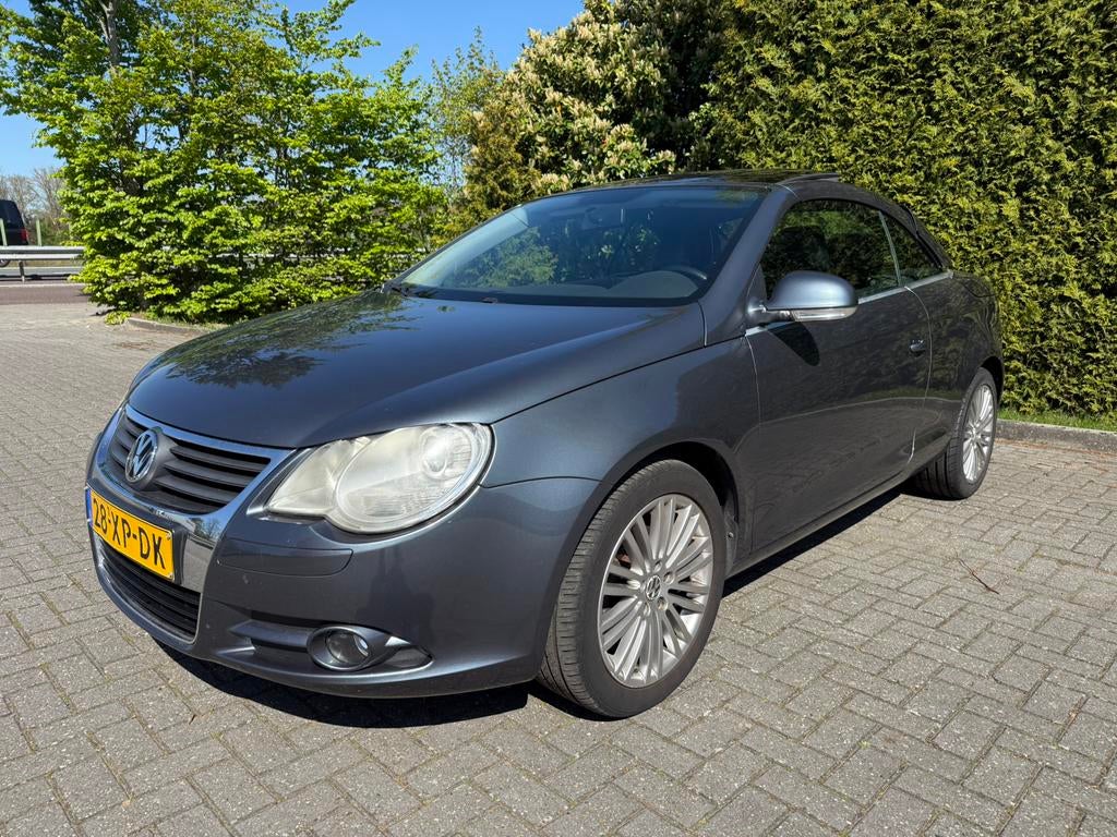 Volkswagen Eos 2.0 FSI Navi Leer NAP, Auto's, Volkswagen, Voorwielaandrijving, 4 cilinders, 4 stoelen, Origineel Nederlands
