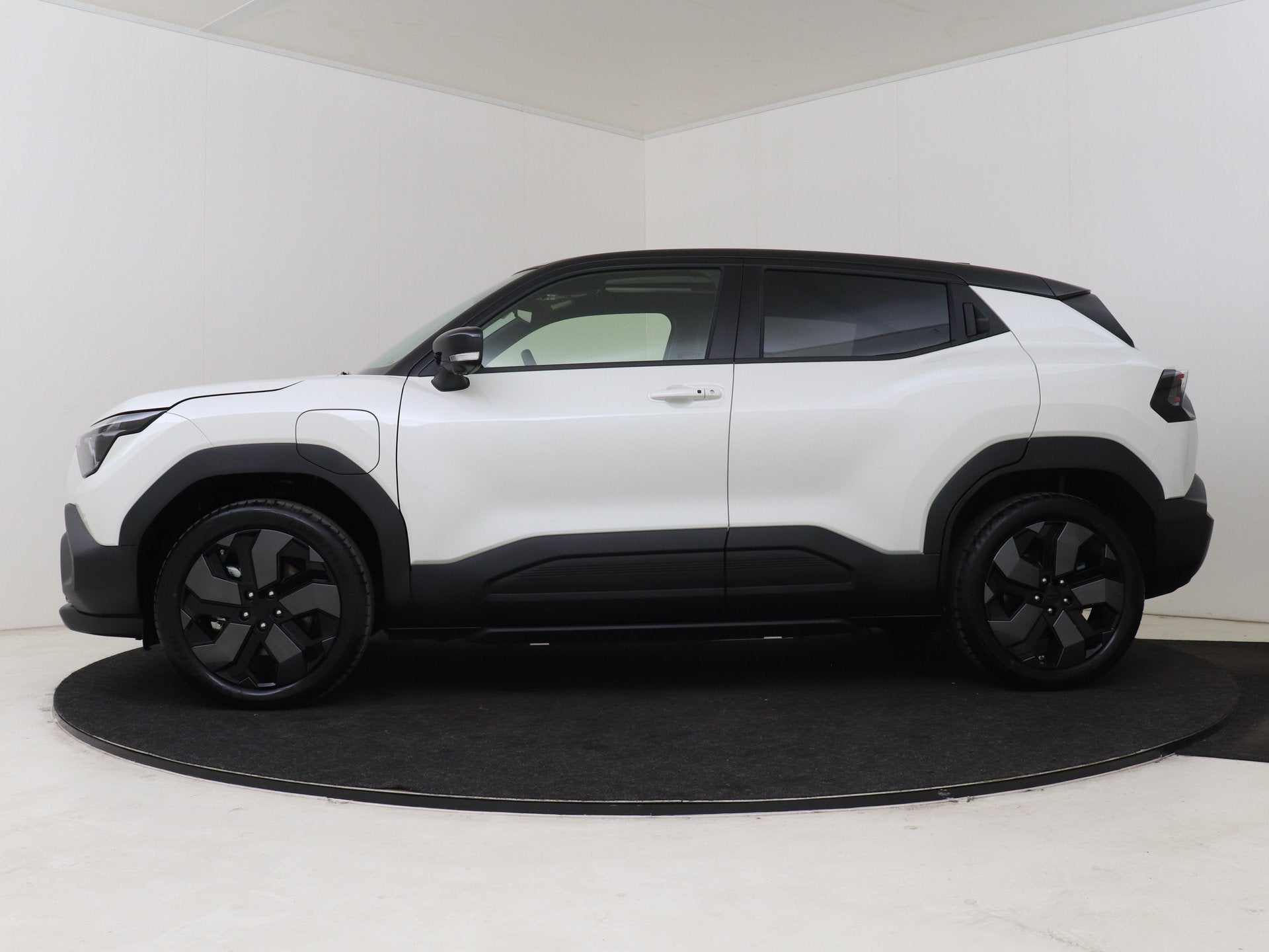 Suzuki e Vitara Style 61 kWh | 360 Camera | Apple Carplay /, 12 maanden, Leder en Stof, Wit, SUV of Terreinwagen