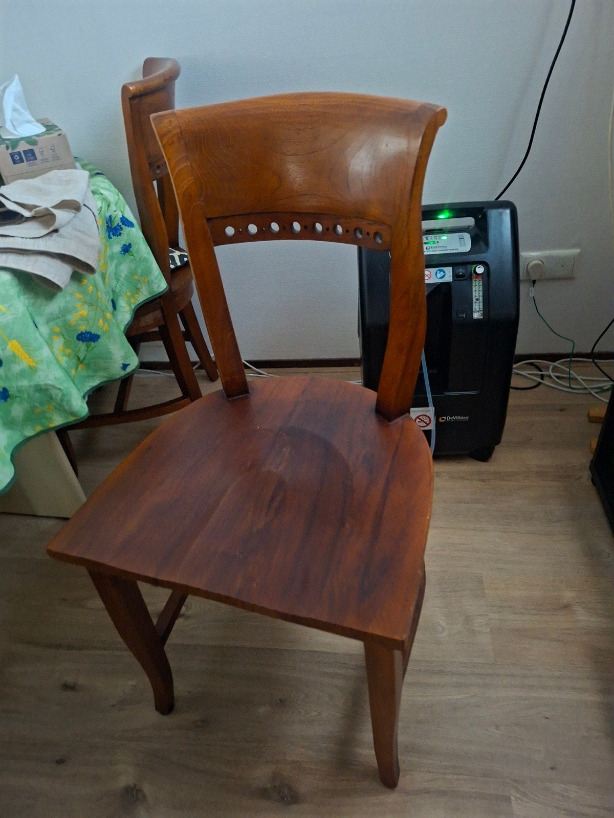 Houten eettafel met 4 stoelen, Gebruikt, Bruin, Ophalen of Verzenden, Vier