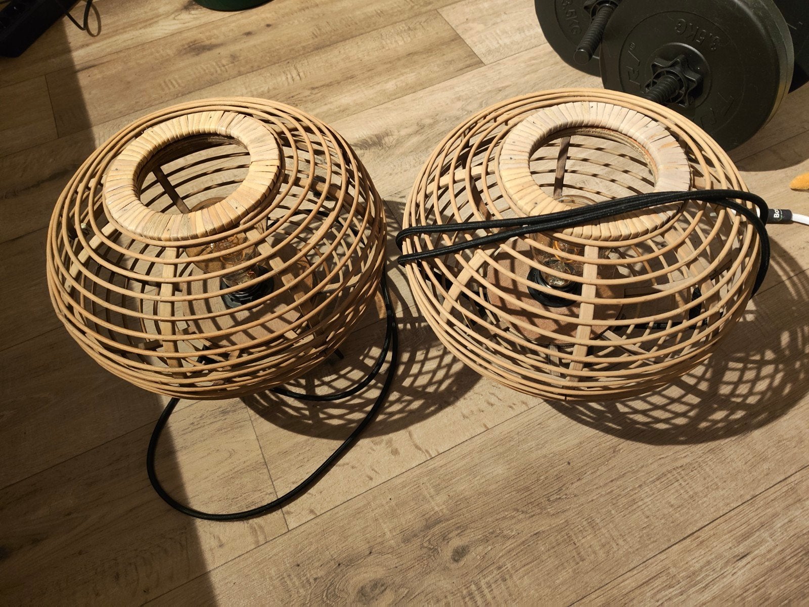 2 mooie rotan tafellampen, Gebruikt, Boho, Scandinavisch, Ophalen of Verzenden, Minder dan 50 cm