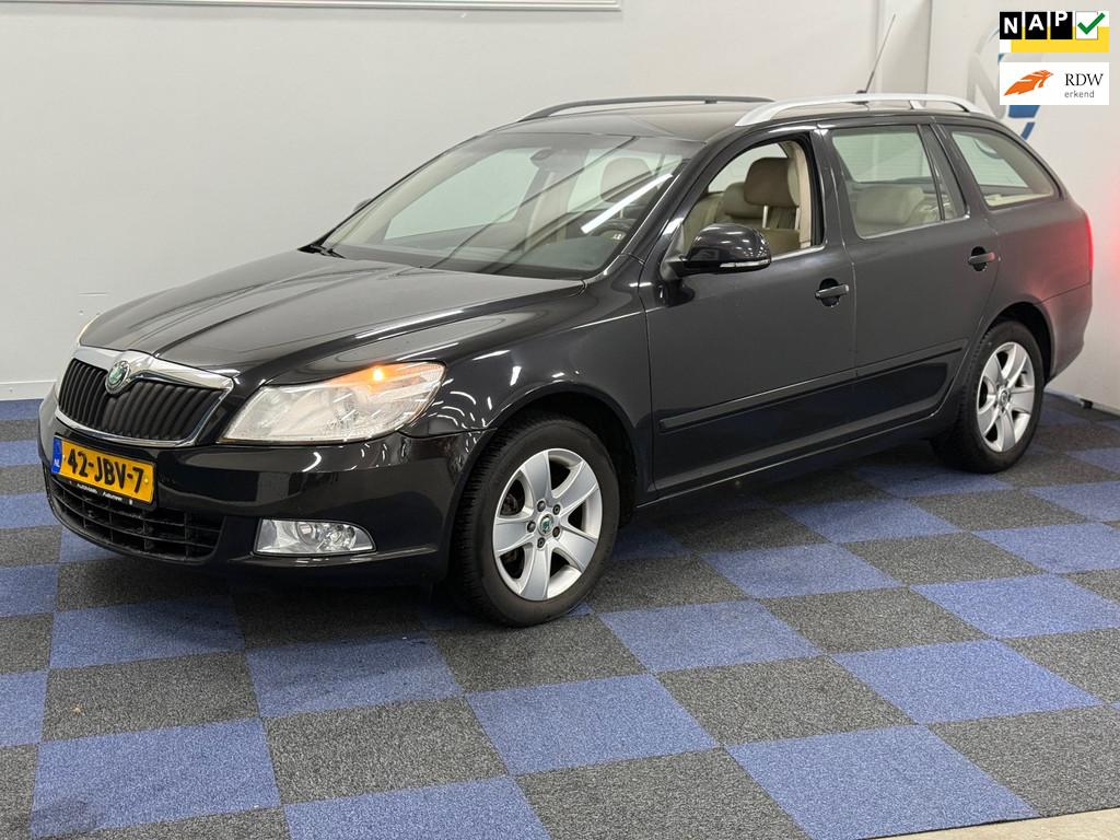 Skoda Octavia Combi 1.8 TSI Elegance / AUTOMAAT / LEDER INTR, 15 km/l, Gebruikt, Zwart, Origineel Nederlands