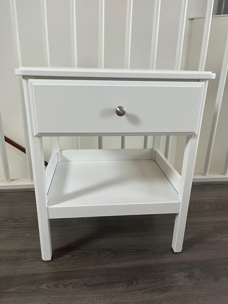 Nachtkastje Wit - Ikea, Huis en Inrichting, Slaapkamer | Nachtkastjes, Ophalen, Zo goed als nieuw, 45 tot 65 cm