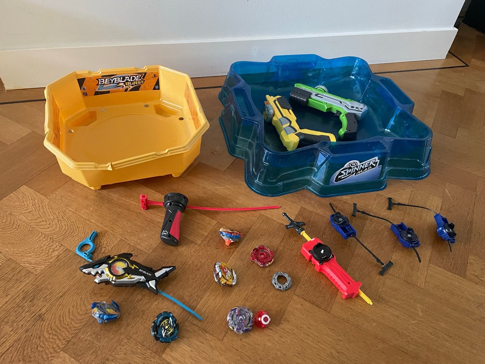 Beyblade Burst & Spinner M.A.D. Arena's met veel Beyblades, Ophalen of Verzenden, Gebruikt, Jongen of Meisje