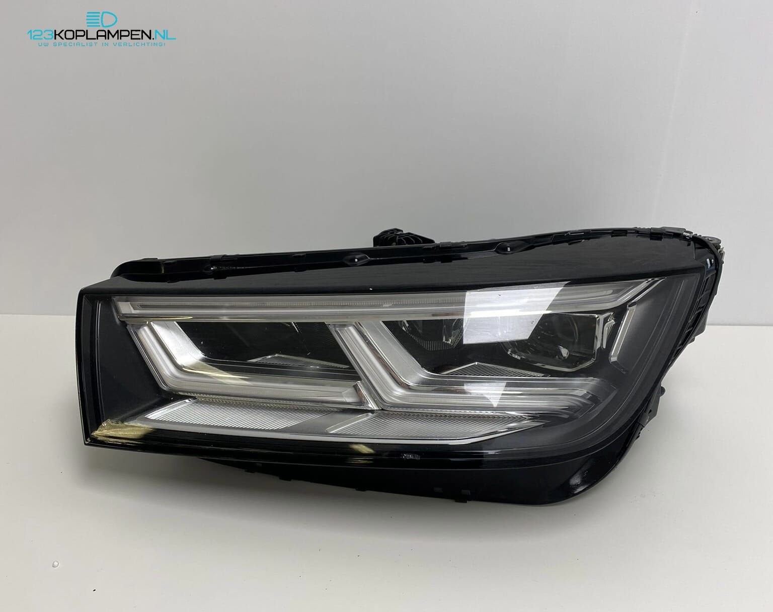 Audi Q5 80A Full Led 80A941033 koplamp links