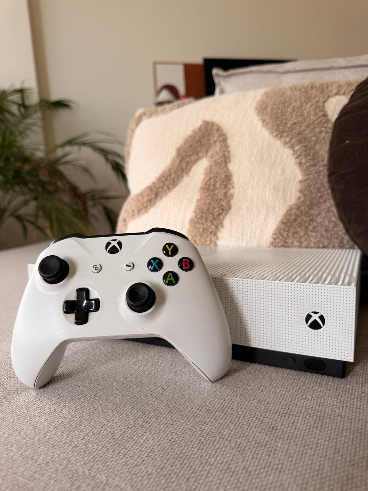 Xbox One S 500GB inclusief controller, Ophalen, Zo goed als nieuw, 500 GB, Met 1 controller