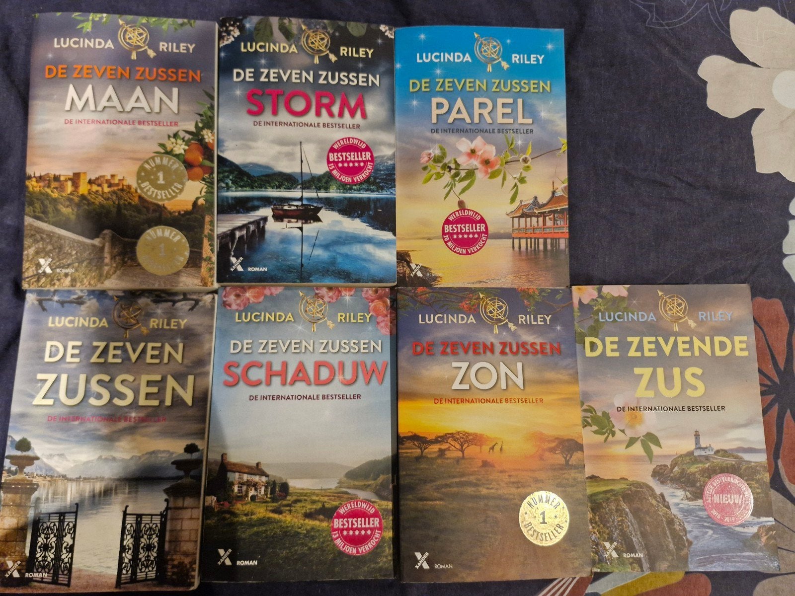 De Zeven Zussen serie - Lucinda Riley (7 boeken), Boeken, Romans, Ophalen, Zo goed als nieuw, Lucinda Riley, Nederland