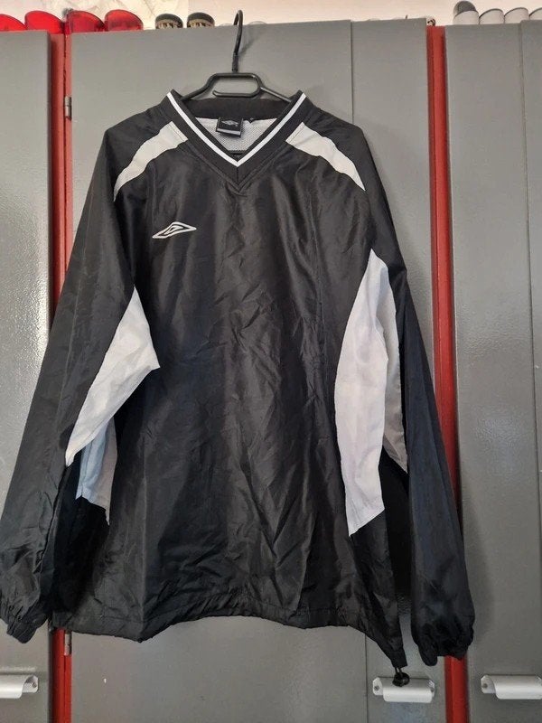 Umbro vintage windbreaker zwart wit – maat XL, Ophalen of Verzenden, Maat 56/58 (XL), Zwart
