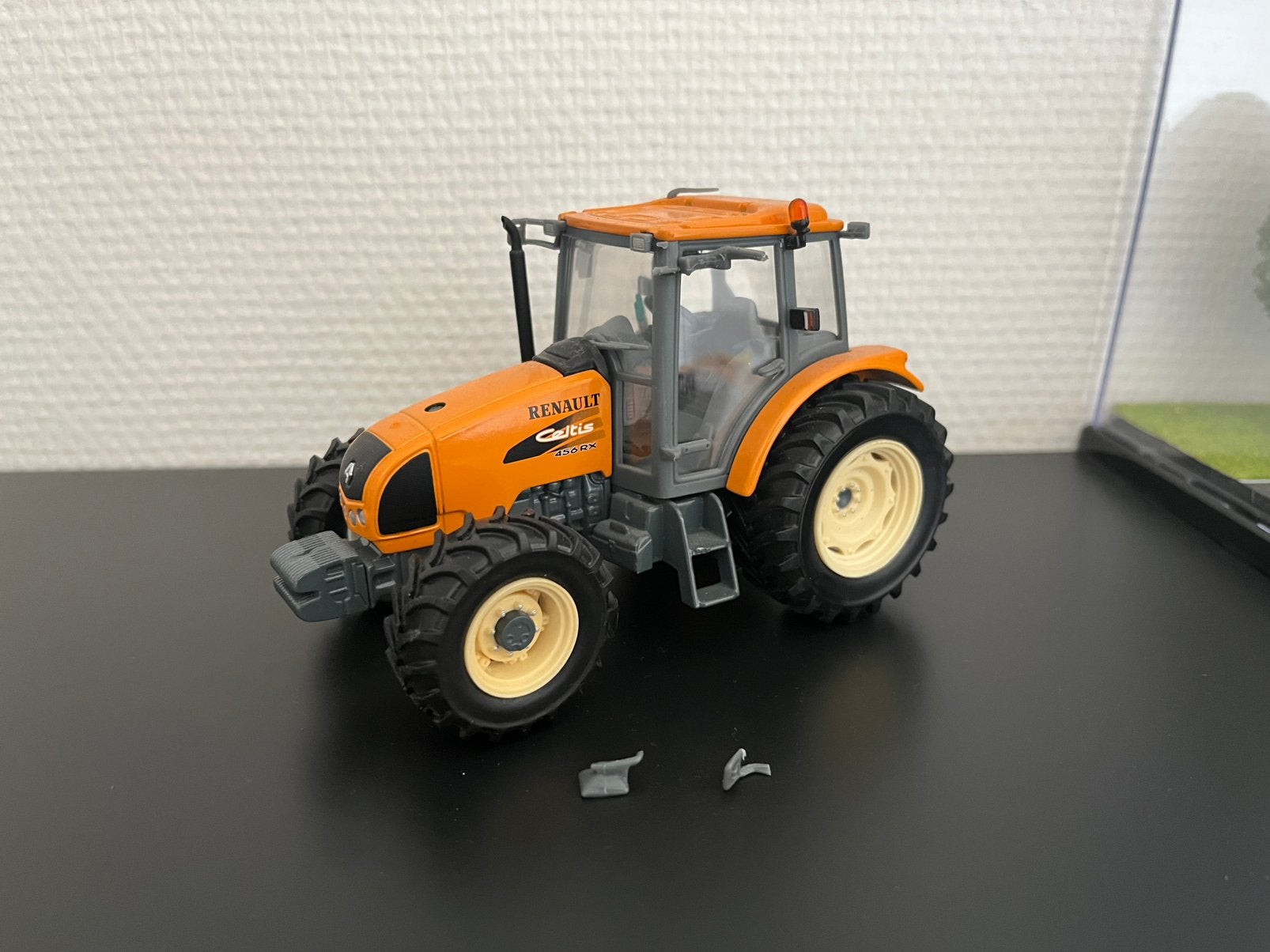 Renault celtis 456 rx UH 1:32, Ophalen of Verzenden, Gebruikt, Tractor of Landbouw, Universal Hobbies