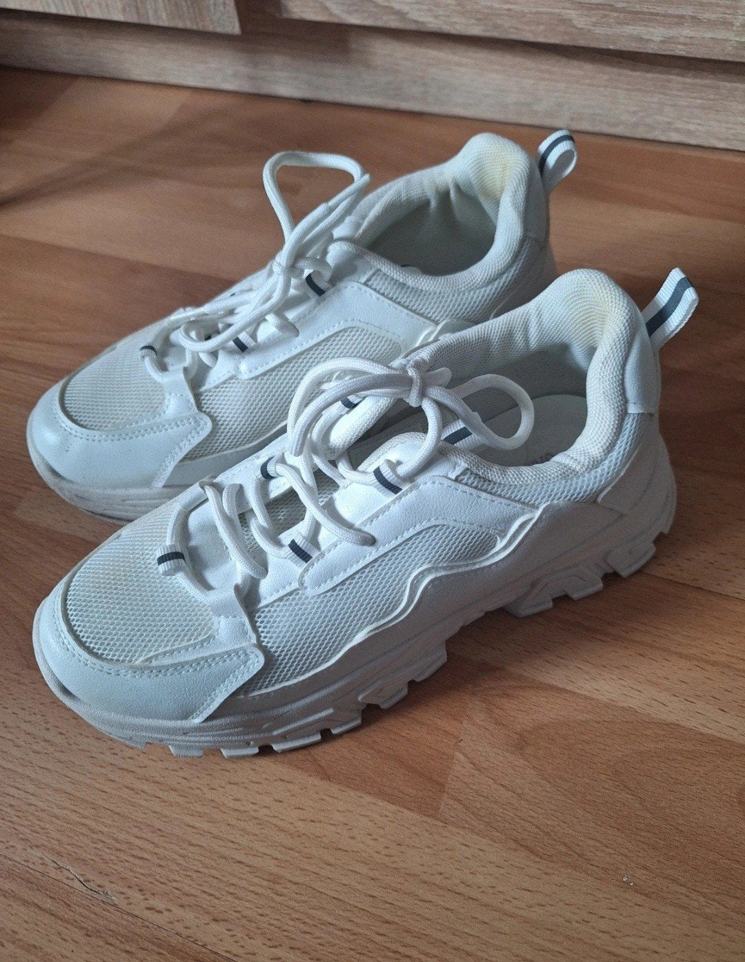 Witte sneakers maat 40 - weinig gedragen, Kleding | Dames, Schoenen, Wit, Ophalen of Verzenden, XOMOX, Sneakers of Gympen