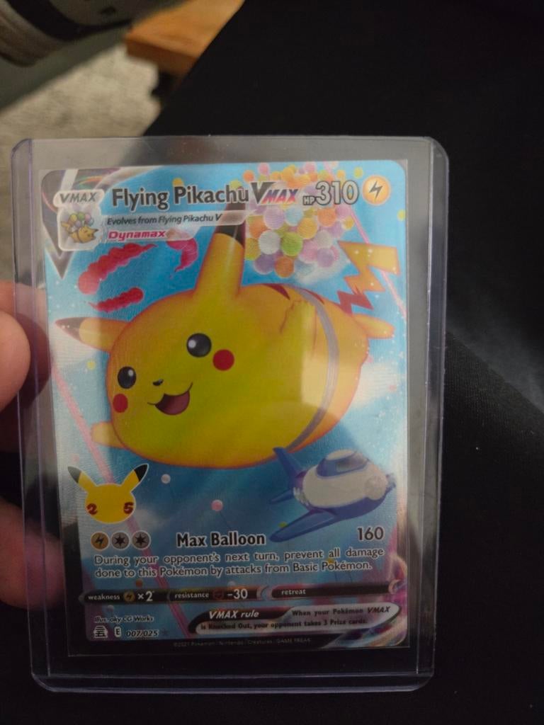 Flying Pikachu VMAX Pokémon Kaart - Celebrations 007/025, Ophalen of Verzenden, Zo goed als nieuw, Losse kaart