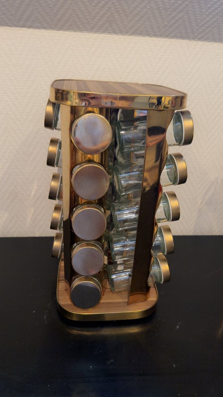 Gouden kruidenrek met 16 glazen potjes, Goud, Ophalen of Verzenden, Metaal, Overige merken