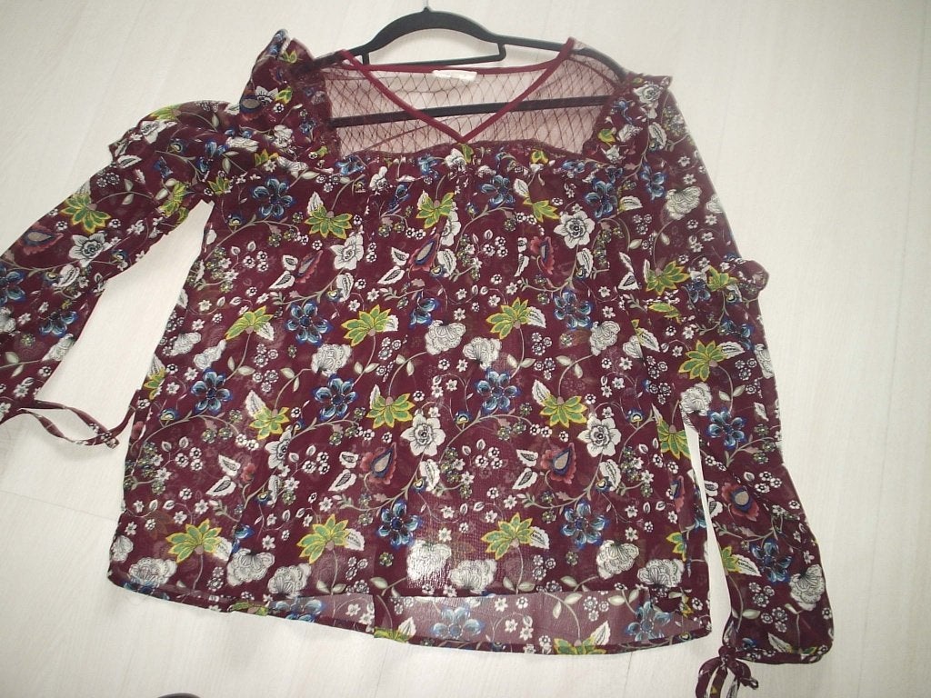 blouse met kant en topje maat m, Kleding | Dames, Blouses en Tunieken, Ophalen of Verzenden, Zo goed als nieuw, Maat 38/40 (M)
