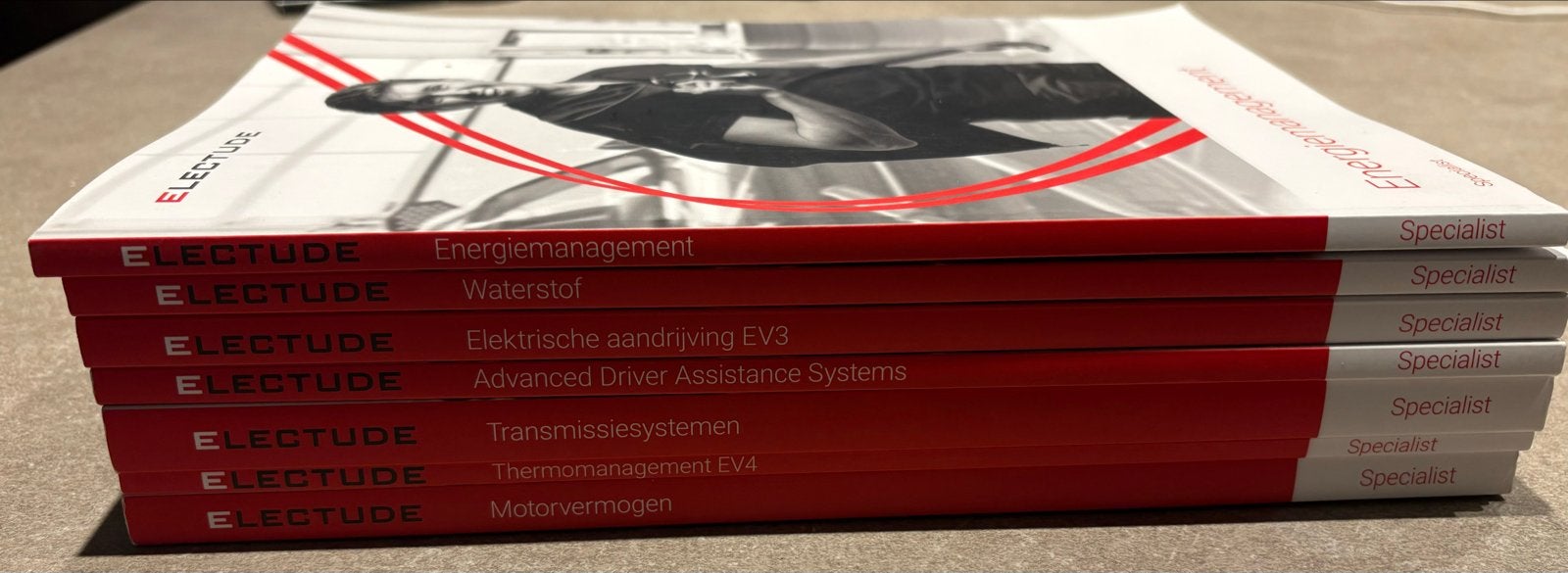 Electude boeken Technisch Specialist Niveau 4 (7 stuks), Boeken, Studieboeken en Cursussen, Ophalen of Verzenden, Zo goed als nieuw