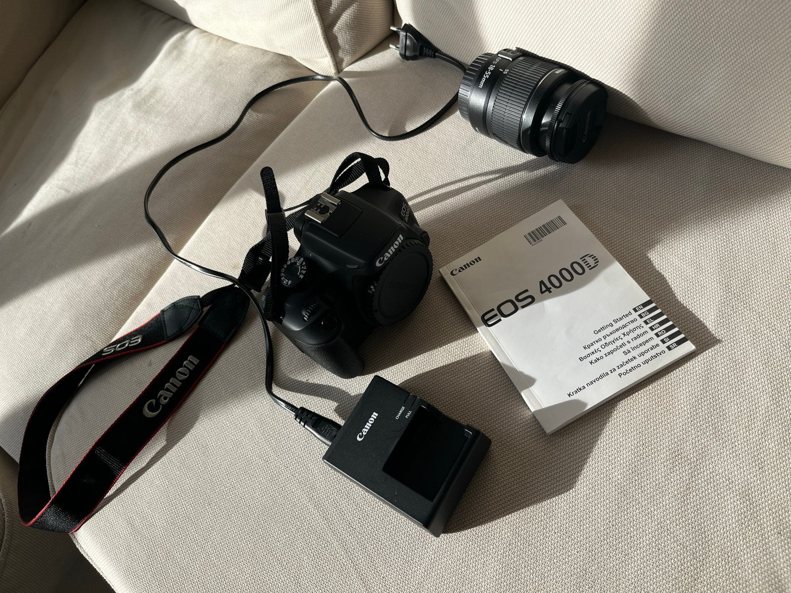 Canon EOS 4000D + 18-55mm lens incl accu+sd kaart, Audio, Tv en Foto, Ingebouwde flitser, Gebruikt, Spiegelreflex, Canon