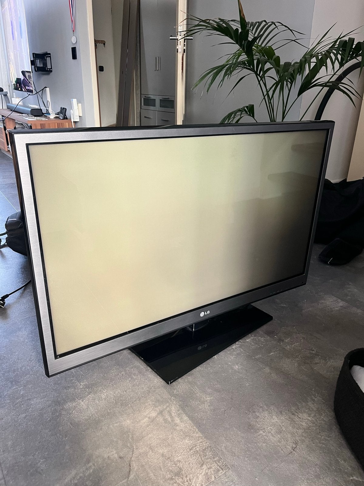 LG 42PW451-ZD TV - 106 cm (42 inch)